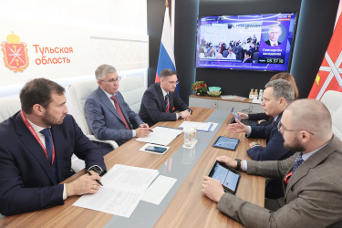 ПМЭФ-2026: Дмитрий Миляев встретился с руководством компании «Балтика»