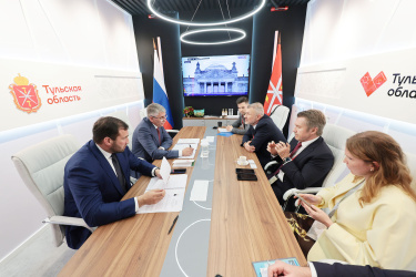 ПМЭФ-2026: Дмитрий Миляев встретился с руководством компании «ЕвроХим»