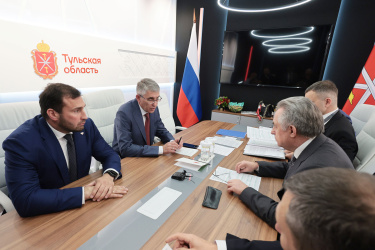 ПМЭФ-2026: Дмитрий Миляев встретился с генеральным директором АО «Дом.РФ» Виталием Мутко