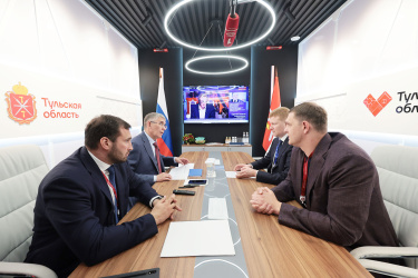 ПМЭФ-2026: Дмитрий Миляев, Александр Никитин и Тимофей Мозгов обсудили вопросы развития баскетбола в Тульской области